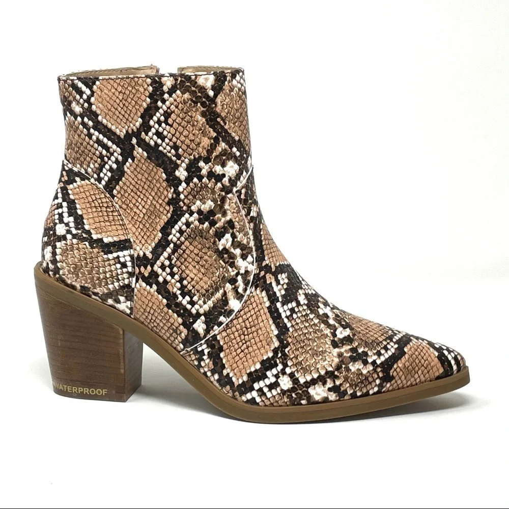 Aqua College Quiana Waterproof Snake Print Booties 7 NIB Pointed Toe Ankle Boots